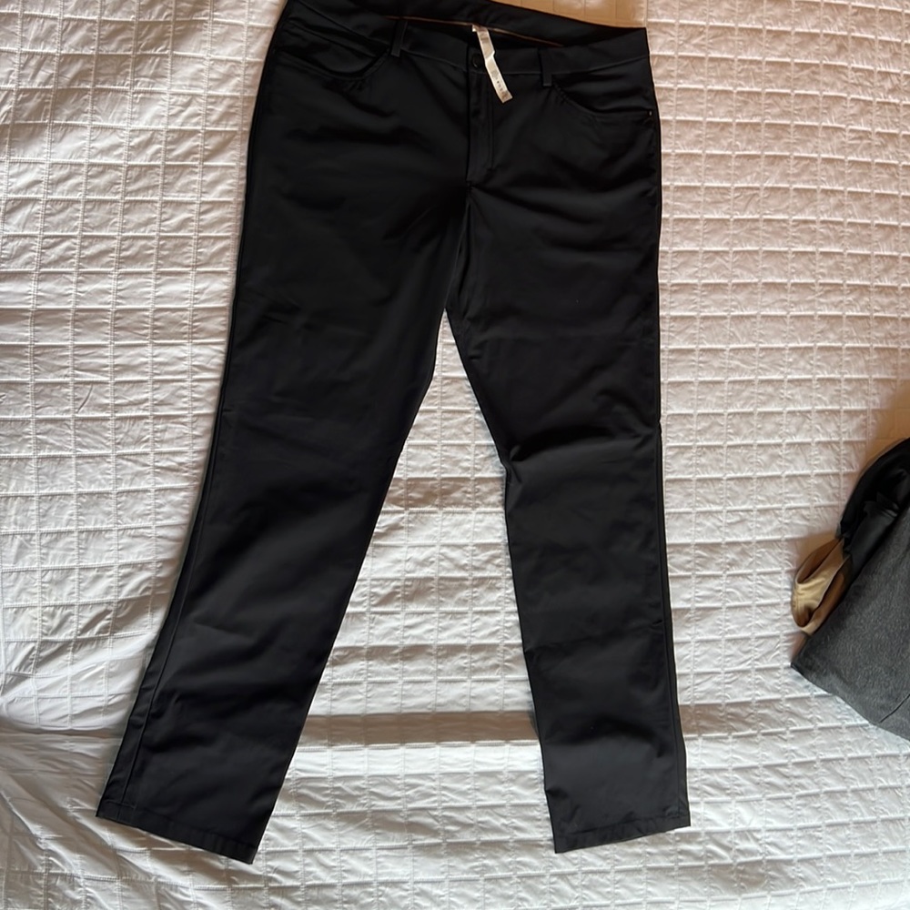 Lululemon ABC Pants in black Size 40x36